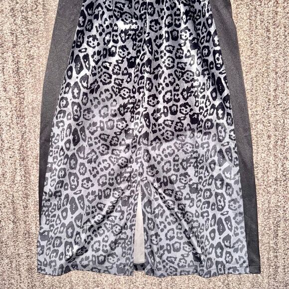 DAZY Women's Black Grey Cheetah Print Velour Shift Dress Size Medium - Picture 9 of 10